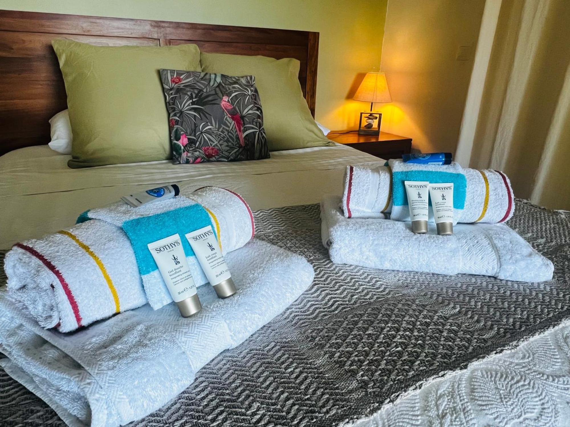 Vue Mer/3Beds/Piscine/Wifi/900 Metres De La Plage Deshaies Zewnętrze zdjęcie